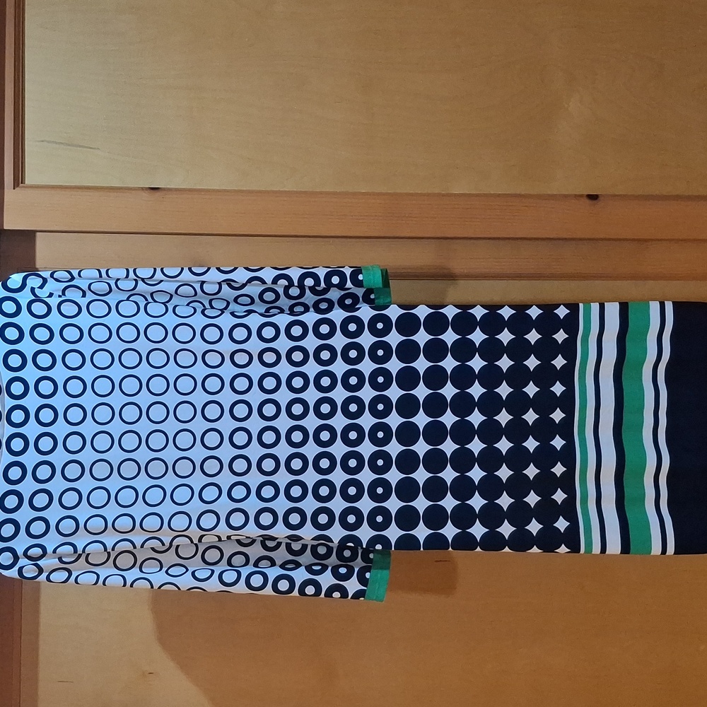 Chic Black and White Circle Pattern Dress By Laura Jeffries. Size 10 - Picture 3 of 6